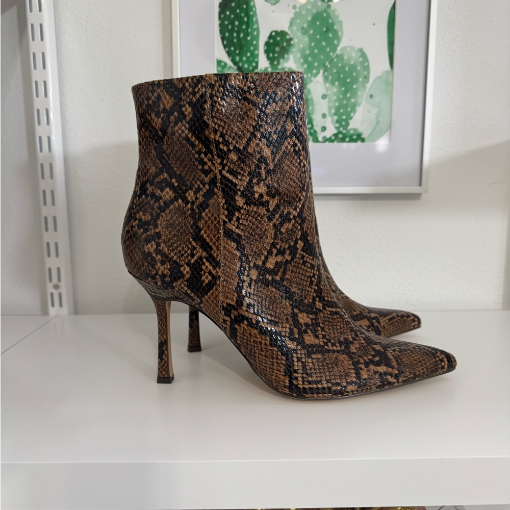 Amazon The Drop Snake primt Ankle Boots